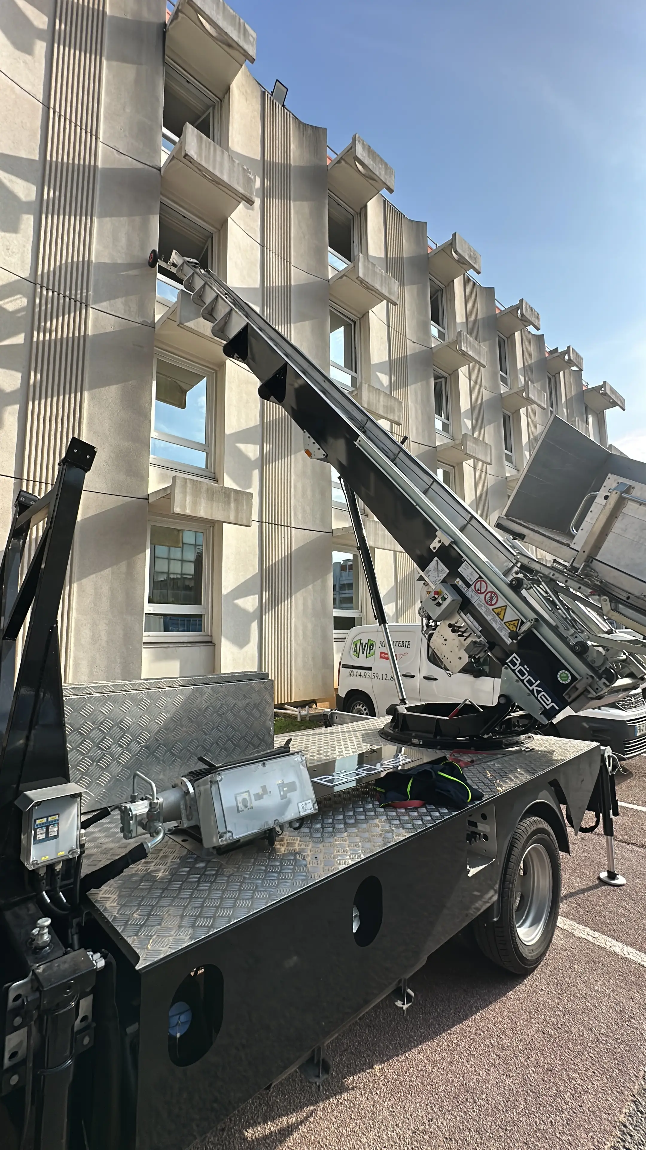 20241106_121447141_iOS