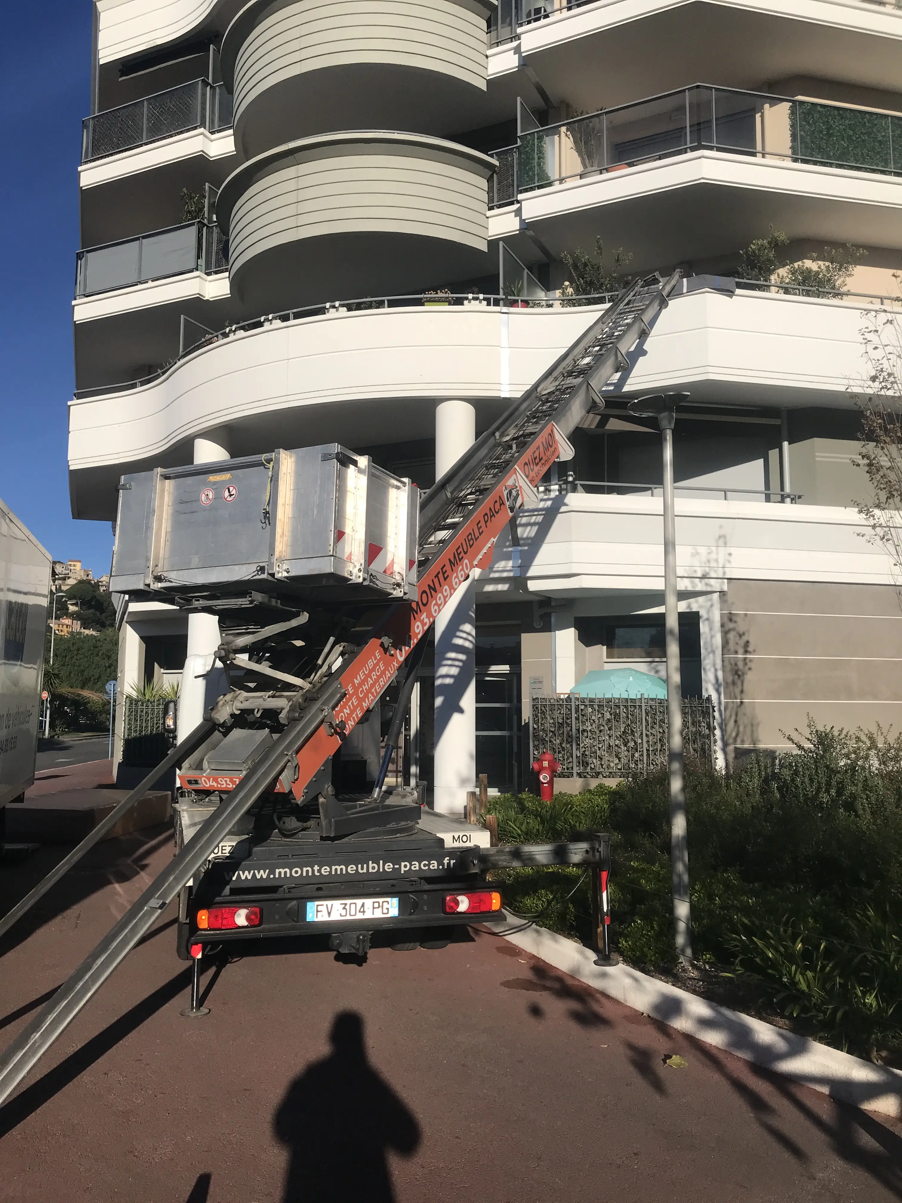 20231128_084644060_iOS