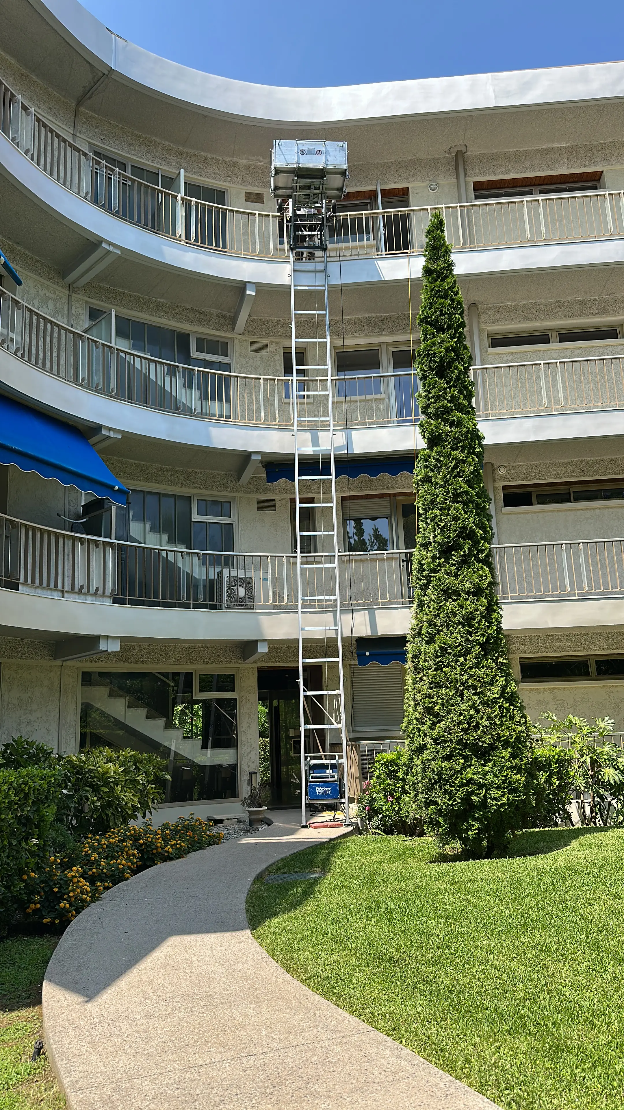 20250624_124412152_iOS