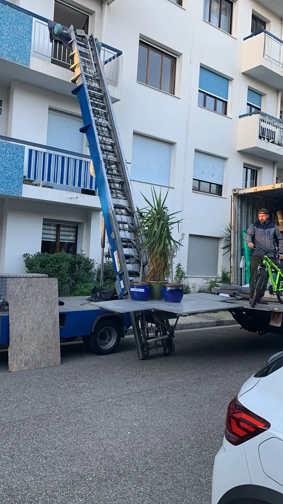 20241202_073042000_iOS